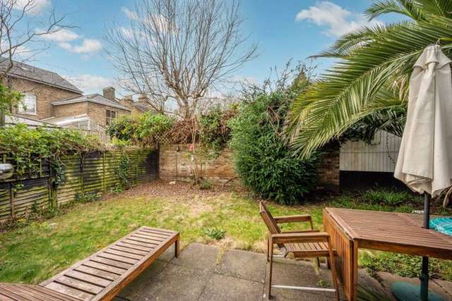Detached house to rent in West Hill Road, Wandsworth, London SW18