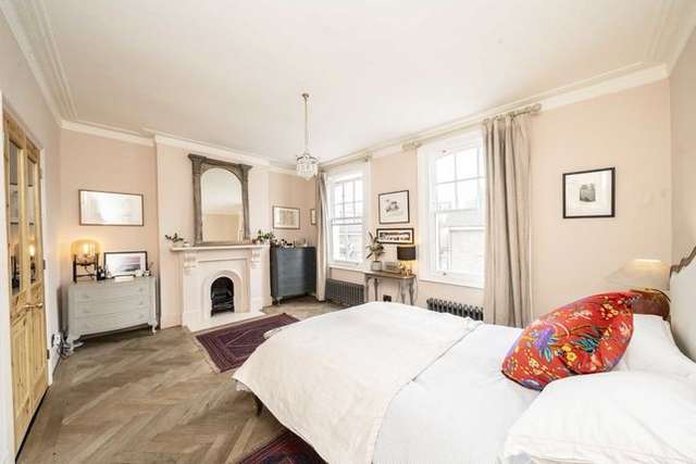 Semi-detached house to rent in Robertson Street, London SW8