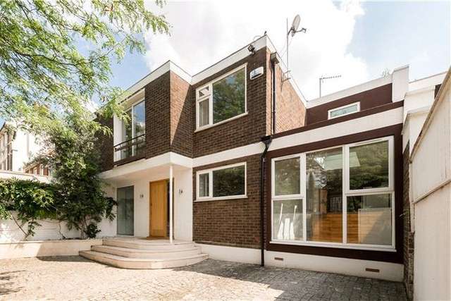 Town house to rent in Loudoun Road, St Johns Wood NW8