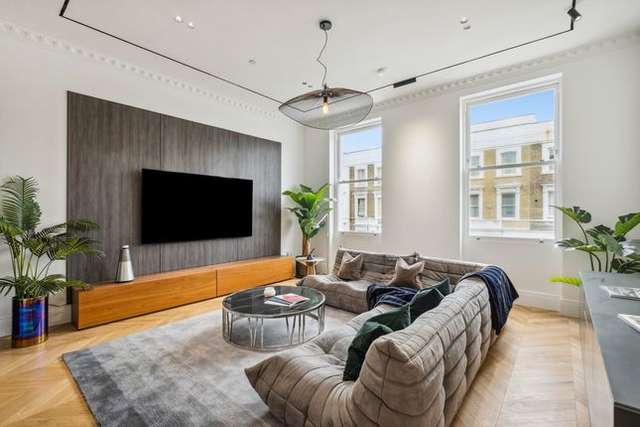 Flat for sale in Ongar Road, London SW6