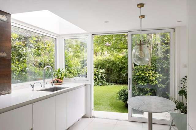 Maisonette for sale in Ladbroke Grove, Notting Hill, London W11