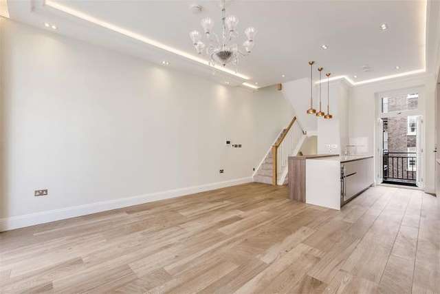 Maisonette to rent in Cumberland Street, London SW1V