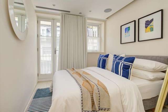 Terraced house to rent in Elvaston Mews, South Kensington, London SW7