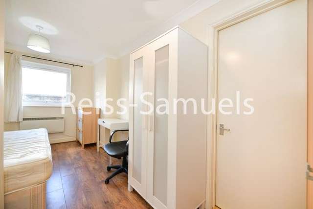 Town house to rent in Cyclops Mews, Isle Of Dogs, Canary Wharf, London E14