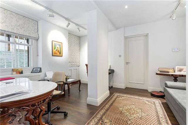 Maisonette for sale in Cromwell Road, London SW5