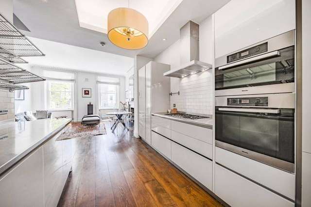Maisonette for sale in Redcliffe Place, Chelsea, London SW10