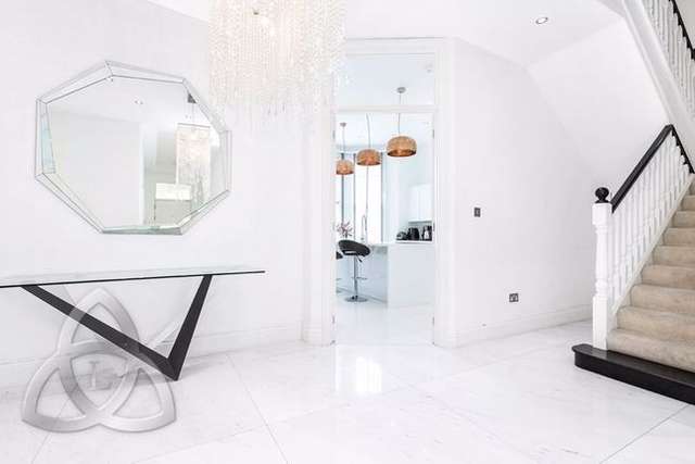 Maisonette to rent in Abbey Road, London NW8