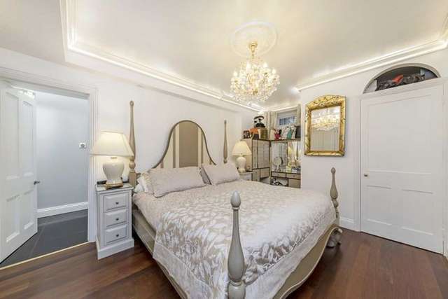 Flat for sale in Langland Gardens, London NW3