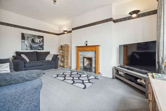 Terraced house for sale in The Oval, Stamperland, East Renfrewshire G76