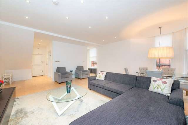 Flat for sale in Green Street, Mayfair, London W1K