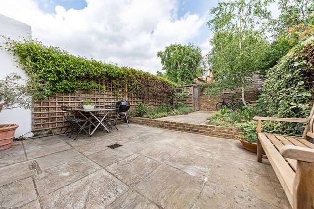 Terraced house to rent in Grandison Road, Between The Commons, London SW11