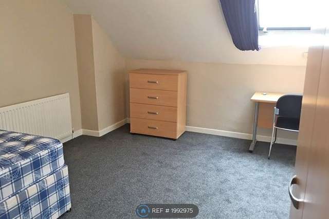 Terraced house to rent in Manor Road, Bristol BS7