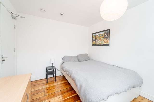 Cottage to rent in Kings Cross Road, Kings Cross, London WC1X