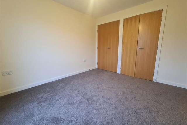 Town house to rent in Midhope Drive, Oatlands, Glasgow G5