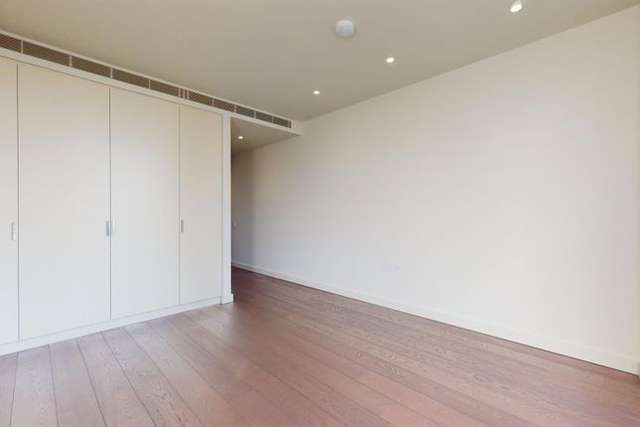 Flat for sale in Bondway, London SW8