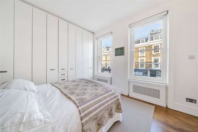 Maisonette for sale in Bristol Gardens, Little Venice, London W9