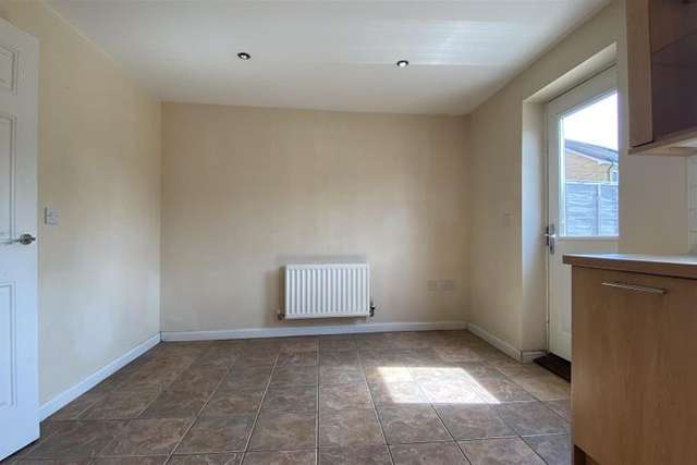 Town house to rent in Montreal Avenue, Horfield, Bristol BS7