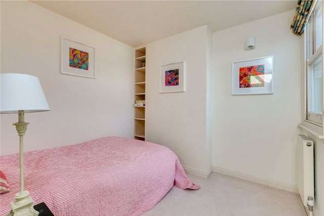 Terraced house to rent in Rosebury Road, London SW6