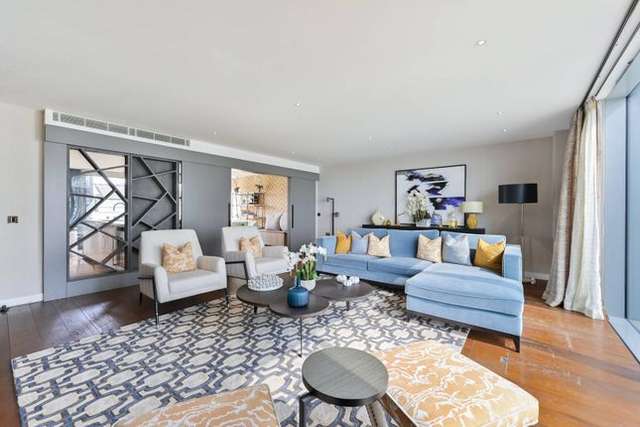 Flat for sale in Chelsea Waterfront, Chelsea, London SW10