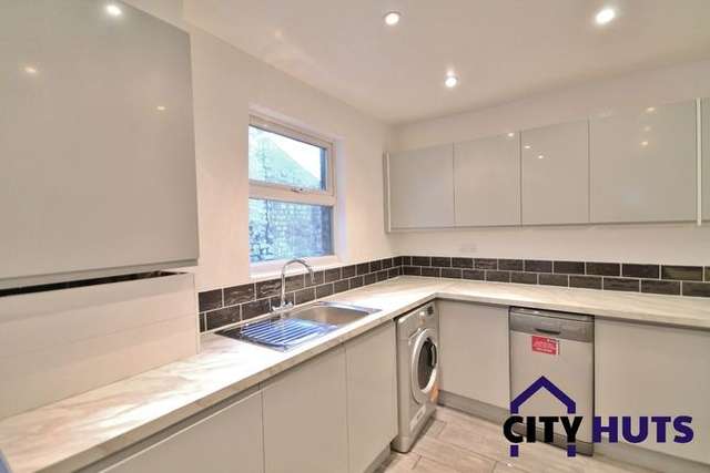 Terraced house to rent in Williamson Street, London N7