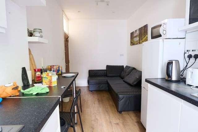 Flat for sale in Casson Street, London E1