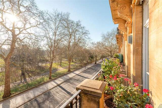 Flat for sale in Hyde Park Place, London W2