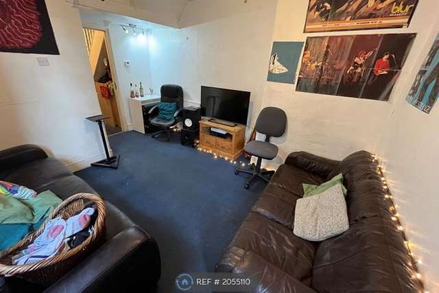 Terraced house to rent in Toronto Road, Bristol BS7