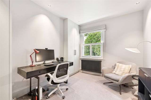Maisonette to rent in Waterford Road, London SW6