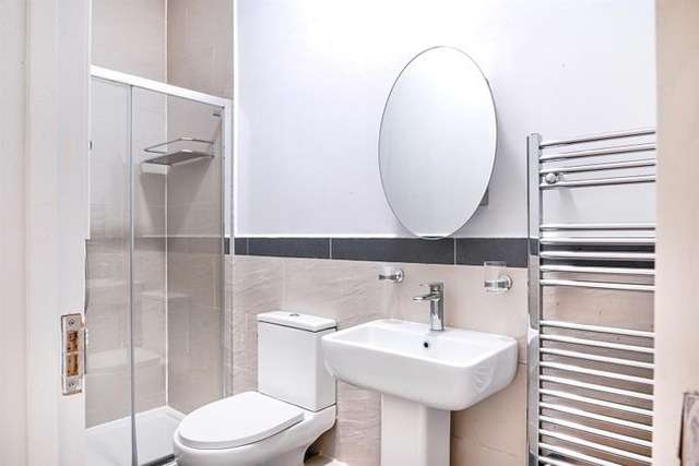 Flat for sale in Frognal, London NW3