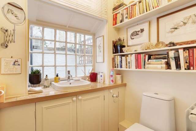 Maisonette for sale in Cornwall Gardens, London SW7