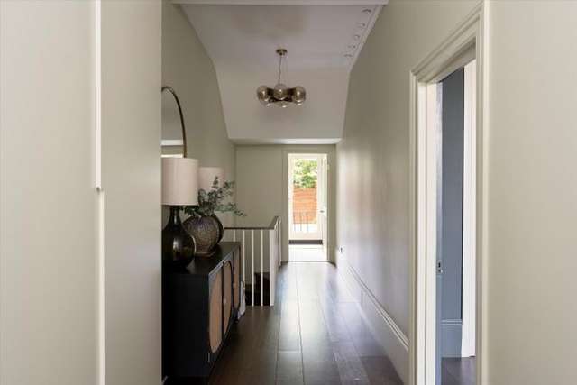 Maisonette for sale in Northchurch Road, London N1