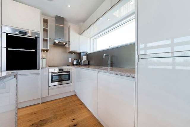 Maisonette for sale in 82 Amberley Road, London W9