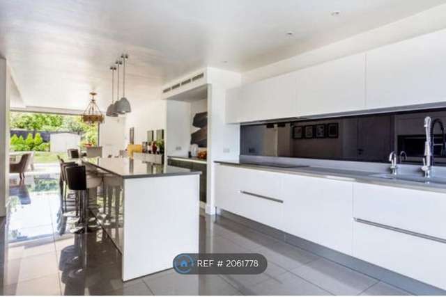 Detached house to rent in Derwent Avenue, London SW15