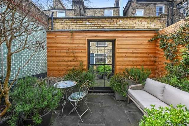 Detached house to rent in Ruthven Street, South Hackney, London E9