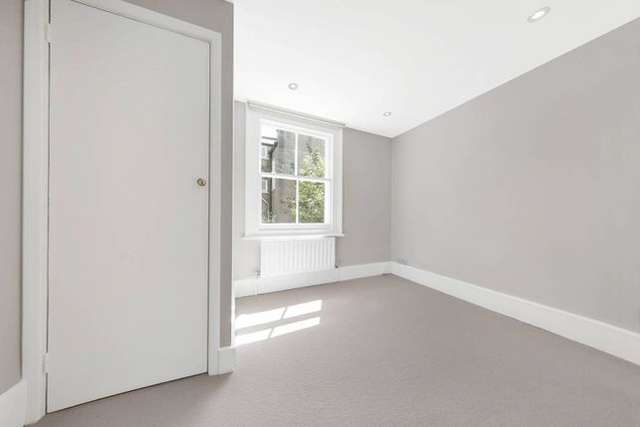 Terraced house to rent in Oakhill Road, East Putney, London SW15