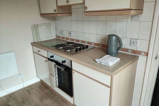 Flat to rent in Great Western Road, Glasgow G4