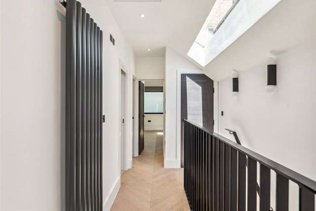 Mews house to rent in Bathurst Mews, London W2