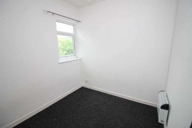 Flat to rent in Cardiff Road, Taffs Well, Cardiff CF15
