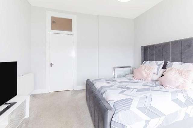 Flat for sale in Meadowpark Street, Dennistoun G31