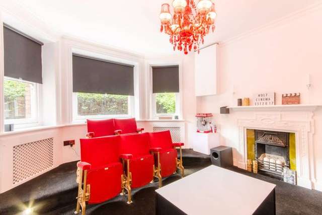 Flat for sale in Langland Gardens, Hampstead, London NW3