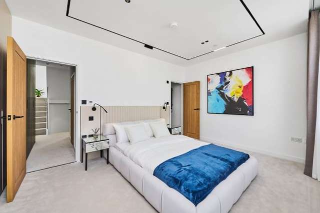 Flat for sale in Ongar Road, London SW6