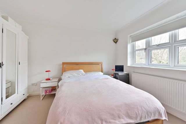 Detached house to rent in West Hill Road, Wandsworth, London SW18