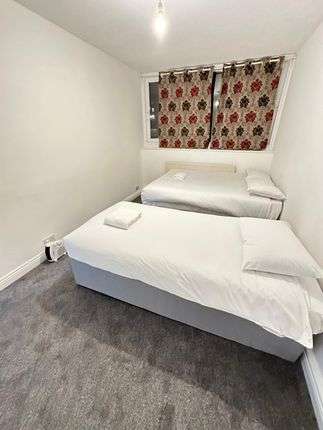 Mews house to rent in Maida Vale, London W9
