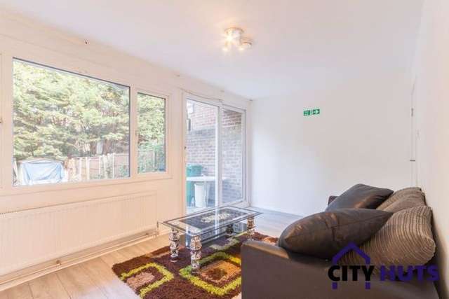 Terraced house to rent in Hungerford Road, London N7