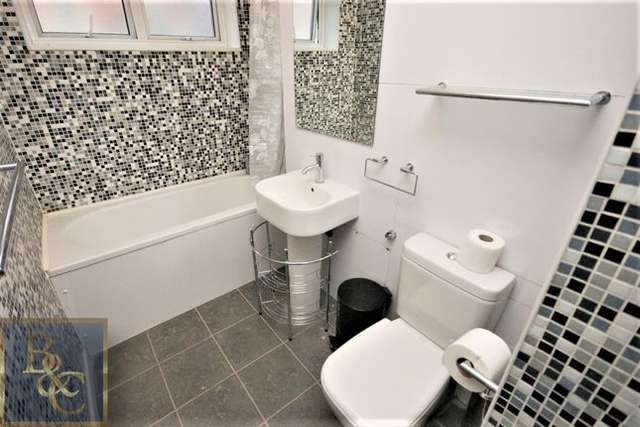 Maisonette to rent in Camden Street, Camden NW1