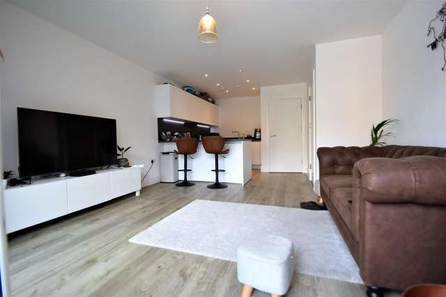 1 bedroom flat for sale