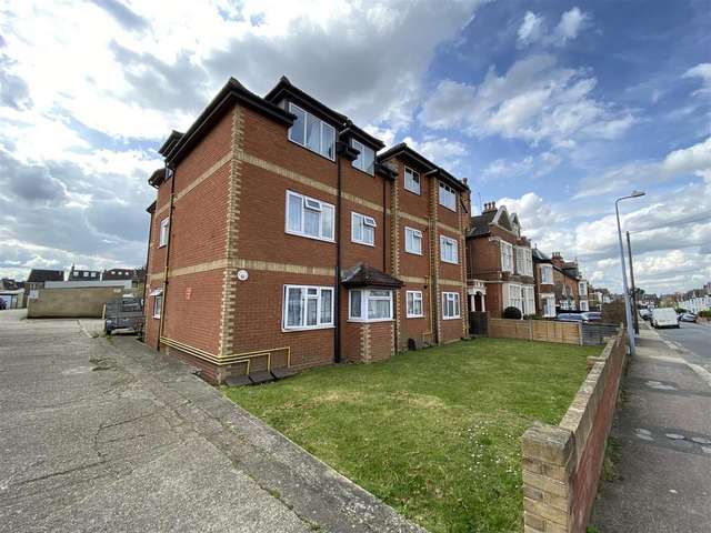 1 bedroom ground floor flat to rent