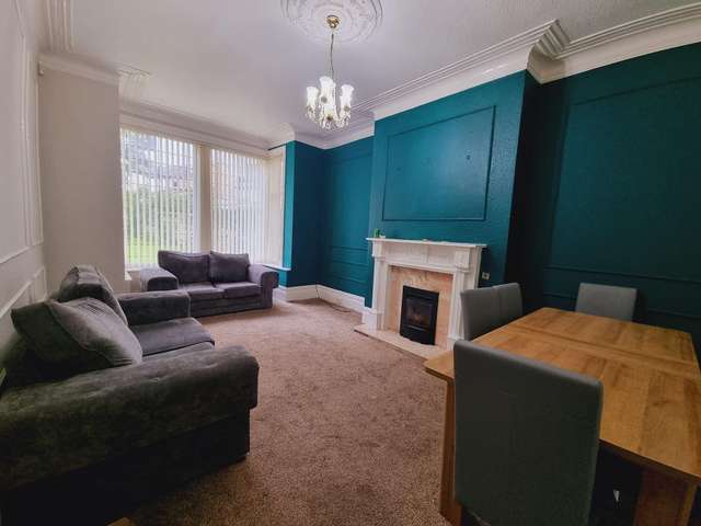 5 bedroom detached house to rent