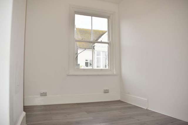 3 bedroom flat to rent