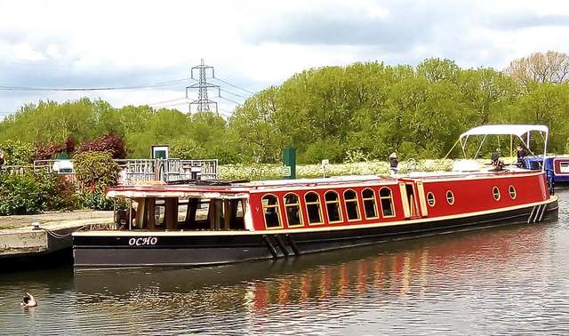 2 bedroom houseboat for sale